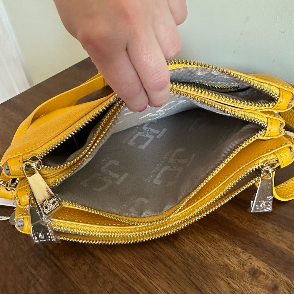 Italian JackyCeline Yellow Leather Crossbody Bag. Leather. Made in Italy. - Picture 7 of 10